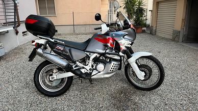 Honda Africa Twin RD07 XRV 750