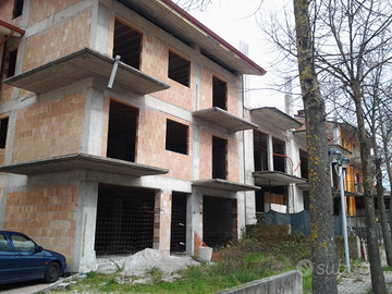 Appartamento con giardino e garage a Brienza