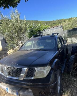 Nissqn Navara