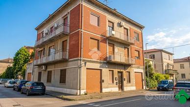3 LOCALI A FERRARA
