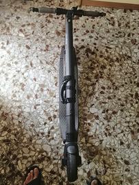 Monopattino elettrico Ninebot Segway ES4