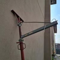 Sostegno montacarichi completo come nuovo.