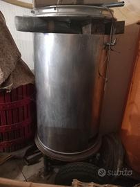 Silos acciaio per conservazione vino -2,50 q.li