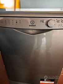 lavastoviglie Indesit