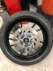 Cerchio in lega anteriore e gom Kymko Agility 125s