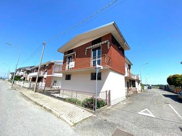 Villa di 177 m² con 3 locali e box auto doppio a T