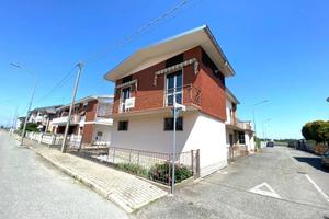 Villa di 177 m² con 3 locali e box auto doppio a T