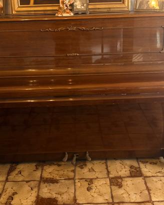 Pianoforte a muro Steinbach
