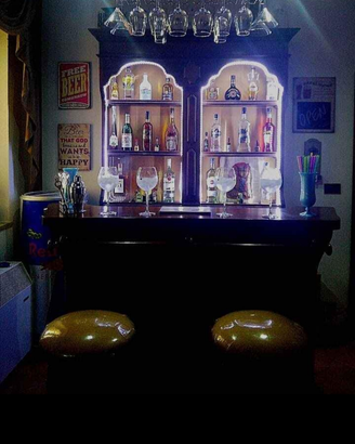 Mobile Bar: Bancone, Sgabelli E Retrobancone