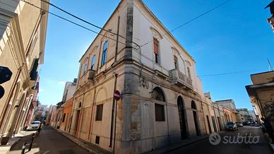 Ufficio 3 vani in palazzo storico