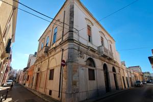 Ufficio 3 vani in palazzo storico