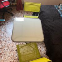 Tavolo e sedie terrazzo