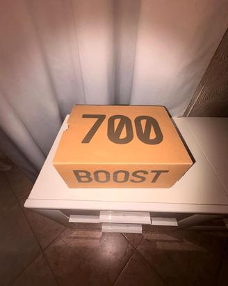 adidas yeezy 700 bost