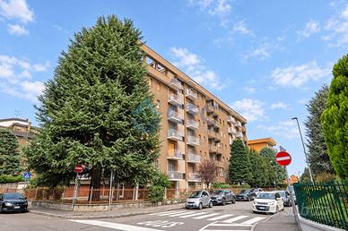 Appartamento di 130 m² con 4 locali e box auto a S