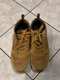 Skechers