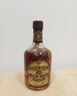 chicas regal whisky