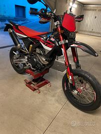 FANTIC motard 125 casa