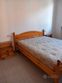 Letto matrimoniale in cirmolo + 2 comodini