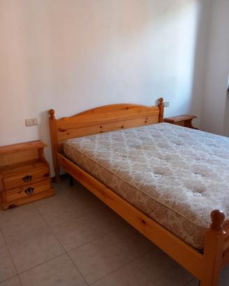 Letto matrimoniale in cirmolo + 2 comodini