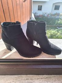 stivaletti neri tacco 7