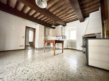 Appartamento di 150 m² con 5 locali e box auto a S