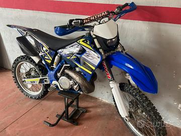 Moto YAMAHA 250 YZ TARGATA