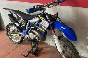 Moto YAMAHA 250 YZ TARGATA
