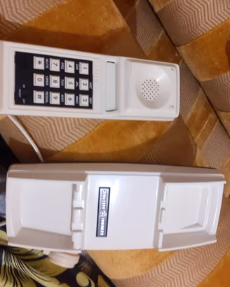 Telefoni