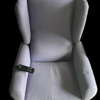 Poltrona con alzata agevolata elettrica