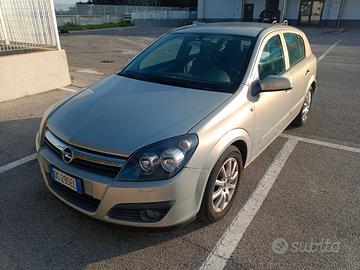 Opel Astra H 1.4i 16v 5pt.