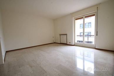 Appartamento di 151 m² con 5 locali a Bergamo