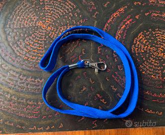 Moschettone con laccio blu