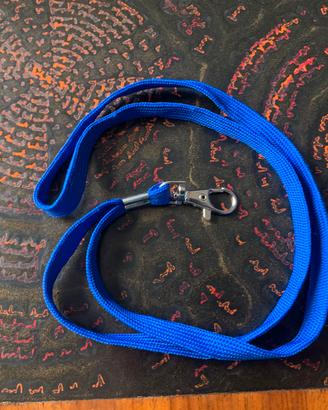 Moschettone con laccio blu