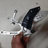 PEDANA DESTRA ORIGINALE YAMAHA R1 2004 2005 2006