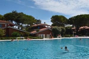 Bibione: Appartamento con giardino