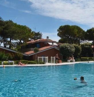 Bibione: Appartamento con giardino