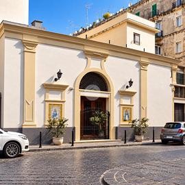 3 LOCALI A NAPOLI