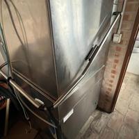 Lavastoviglie professionale