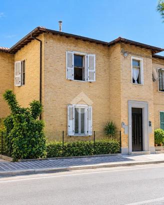 2 LOCALI A PORTO SANT'ELPIDIO