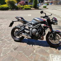 Triumph street triple r 765