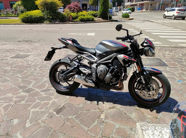 Triumph street triple r 765