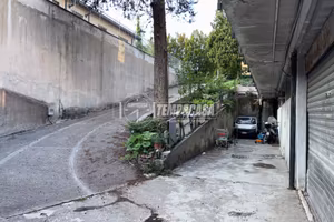 Magazzino a Milano Via Cesare Pascarella