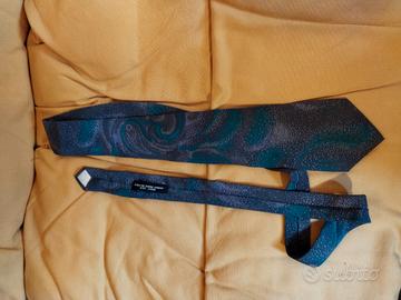 Cravatta realizzata a mano