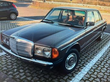 Mercedes 200 E W123 1976