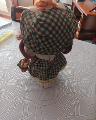 bambola in ceramica da collezione 
