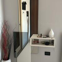 Mobile ingresso con specchio e mensola