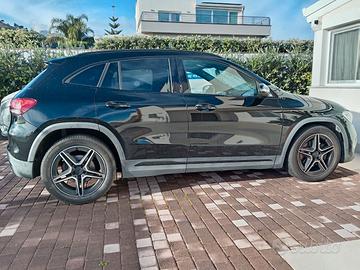 Mercedes GLA 200d AMG PREMIUM