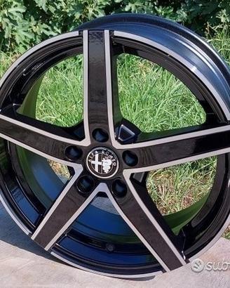 Cerchi In Lega NUOVI da 17 Per Alfa Romeo Fiat ecc