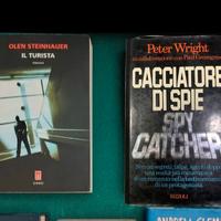 lotto 2 libri - Il turista , Il cacciatore di spie