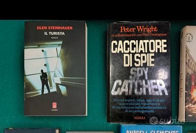lotto 2 libri - Il turista , Il cacciatore di spie